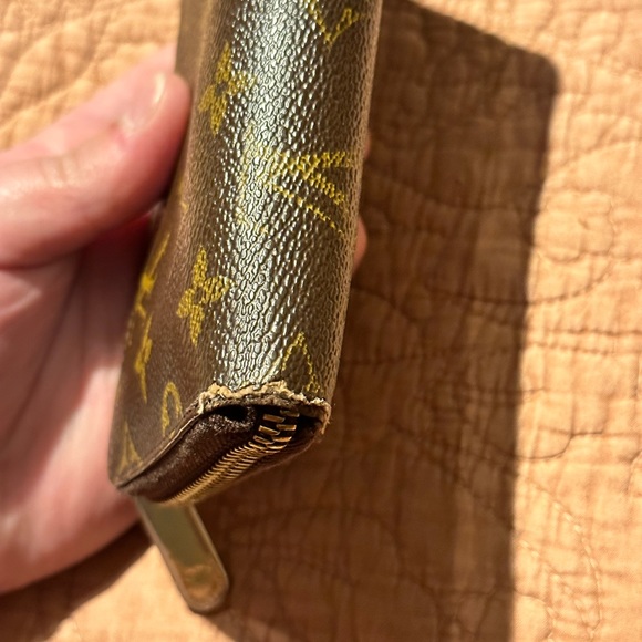SOLD — RARE LV Louis Vuitton Zippy Compact Wallet - Monogram - Picture 6 of 7